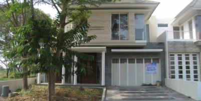 CitraLand The GreenLake Surabaya - Disewakan Rumah 2 Lt, 4 Kamar, Siap huni.
