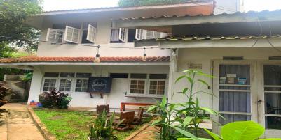 RUMAH KOLONIAL BELANDA HITUNG TANAH DI KAWASAN DAGO BANDUNG
