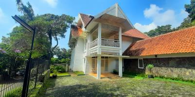 RUMAH GAYA EROPA DI KAWASAN DAGO BANDUNG