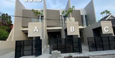 Rumah Baru Gress Lokasi Strategis di Manyar Tirtoasri Surabaya