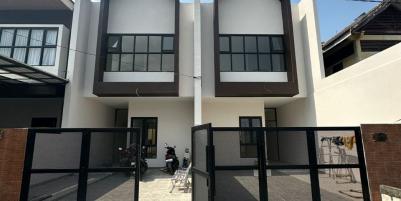 Rumah Baru Gress Siap Huni Lokasi Strategis di Tenggilis Surabaya 