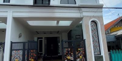 Rumah Baru Semi Furnished Lokasi Tengah Kota di Mojo Gubeng Surabaya