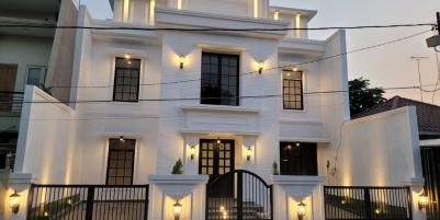 Rumah Colonial Modern Baru Gress di Kertajaya Indah Surabaya 
