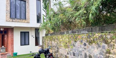 Rumah Villa Mewah 2 Lantai Kemuning, Karanganyar 