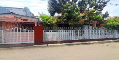 RUMAH DEKAT PUSAT KOTA DAN KAWASAN KOMERSIAL LINGKUNGAN BESIH DAN NYAMAN DI SAYAP LINGKAR SELATAN BANDUNG  