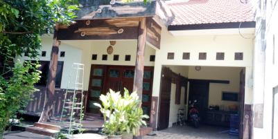Rumah Mewah Bagus di Daerah Ketintang Timur Surabaya