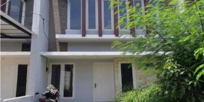 Rumah Kosong Strategis Perumahan Green Semanggi Surabaya
