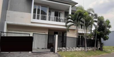 Rumah Bagus Modern Minimalis Graha Family Surabaya