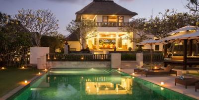 Villa Daerah Karang Putih Sangat Mewah di Kuta Selatan