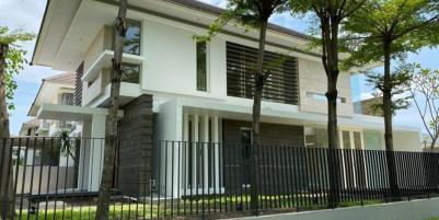 Rumah Baru Minimalis Ciamik di Graha Family Kota Surabaya