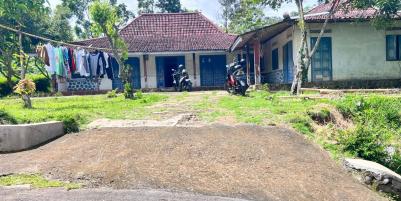 Tanah 1850m² 350 Juta Bonus Rumah Siap Huni Lokasi Karanganyar