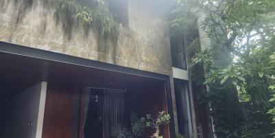 Rumah Full Furnished Siap Huni Di Jalan Raya Woodland Citraland Surabaya