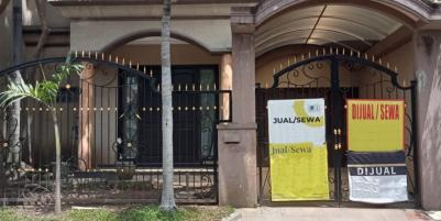 Rumah 2 Lantai Perumahan Taman Mutiara Pakuwon City Strategis