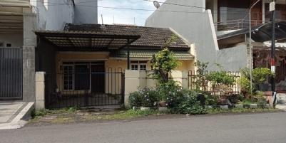 Jual Rumah Kosong SHM di Wisma Permai Barat Surabaya