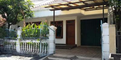Rumah Strategis Jemur Wonosari di Jalan Jemursari Surabaya