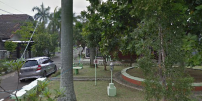 Rumah lama siap huni komplek area arcamanik kodya Bandung