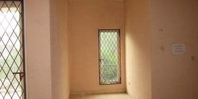 Disewakan! Rumah Puri Kembangan Pinggir Jalan Besar, Akses mudah kemana aja