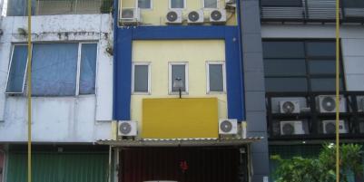Ruko Permata Rungkut Lor YKP, Rungkut Asri, Surabaya | Terawat - Fully Renovated
