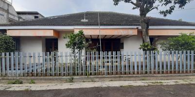 RUMAH DI PARAKAN ASRI KOTA BANDUNG