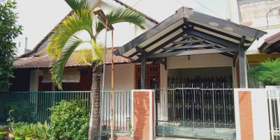 Disewakan Rumah Wisma Menanggal Strategis Baru Renovasi