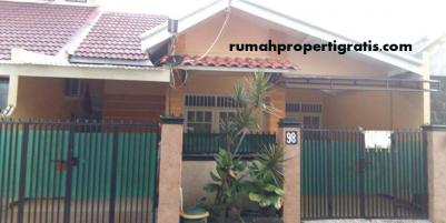 Dikontrakkan murah saja rumah 2 lantai Jl Magetan 98 Gresik Kota Baru GKB Gresik