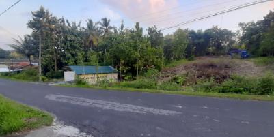 Ruko pinggir jalan dijual dengan harga nego