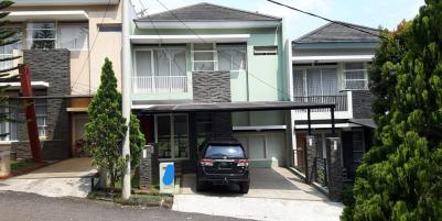  DIJUAL RUMAH DUA LANTAI RESOR DAGO PAKAR BANDUNG