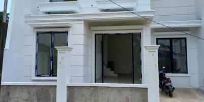 Rumah mewah dekat Grand Depok City