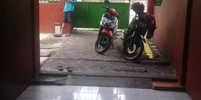 Rumah 1lantai cocok dibangun kosan di Sarijadi 