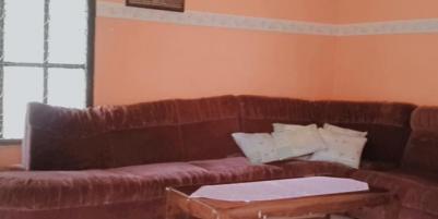 Rumah COCOK untuk usaha pinggir jalan ,lebar muka 25m KOTAK..