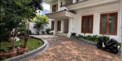 Dijual Rumah Luas Mewah di Kuningan, Jakarta Selatan