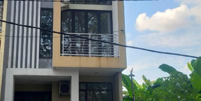 Rumah Siap Huni Lokasi Strategis di Kertomenanggal Gayungan Surabaya Selatan 