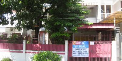 Darmo Permai Utara, Surabaya - Stunning Home, perfect location.