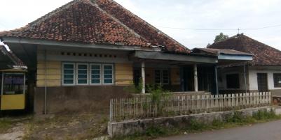 Dijual rumah dengan desain klasik