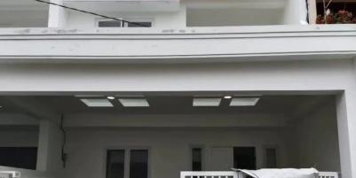 Rumah baru dalam kompleks Pondok Kelapa Duren Sawit Jakarta Timur 