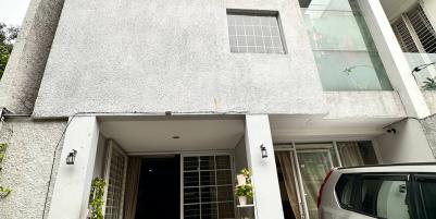 Rumah dijual Mampang Prapatan Jakarta Selatan dekat Gatot Subroto 