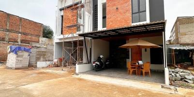 Rumah ready Cluster strategis dekat stasiun Lrt Cibubur Jakarta Timur 