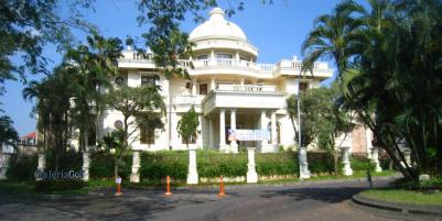 RUMAH DIJUAL @ Raya Bukit Golf Utama Citraland Surabaya - Prestigious Family Home