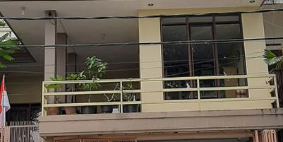 DIJUAL RUMAH TIGA LANTAI  DI PASIR IMPUN BANDUNG