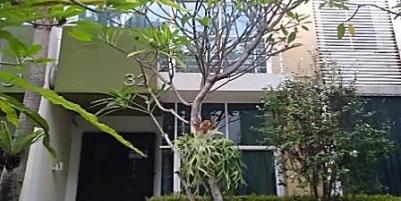Dijual Rumah 3 Lantai SHM di Tomang, Jakarta Barat
