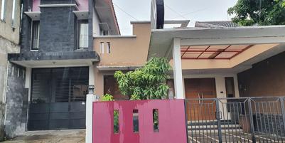 Dijual Cepat Rumah Bagus dan Strategis 2 Lantai di Sleman, Yogyakarta