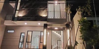 Rumah Modern Baru Gress Lokasi Strategis di Gayungsari Barat Surabaya 