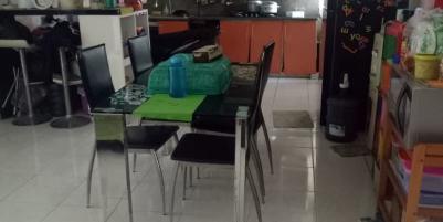  Dijual Rumah  Babatan pilang XV