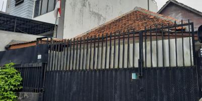 Rumah Tua Uk 8 x 20 m2 di pintu air , pasar baru , jakarta pusat murah banget  