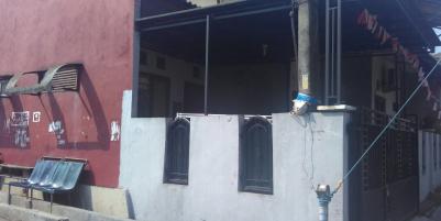 JUAL BUTUH, RUMAH HOOK di PERUMAHAN SINAR KOMPAS UTAMA