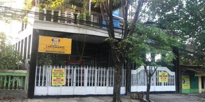 Rumah Dijual 3 Lt Plus Kost2an 24 Kamar dan Toko Strategis Dekat Alun-Alun Kota Kediri