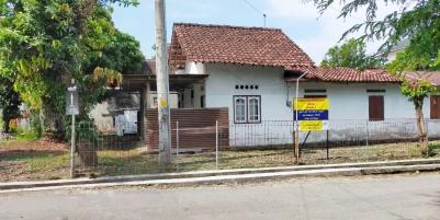 Rumah Dijual Posisi Hook Strategis Dekat Bandara Adisucipto Sleman Yogyakarta