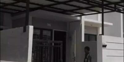 RUMAH 2 LANTAI SIAP HUNI 900JT-AN JAKARTA BARAT