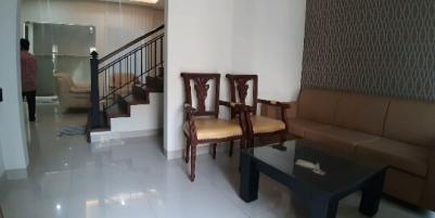 Dijual rumah bavarian daerah darmo permai