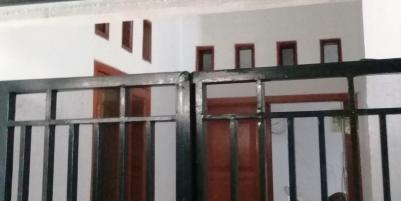 DIJUAL RUMAH 2 LANTAI BARU RENOVASI
